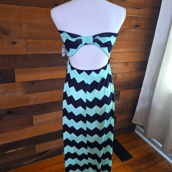 Charlotte Russe Sleavless Chevron Maxi Dress Size Medium - Picture 4 of 9